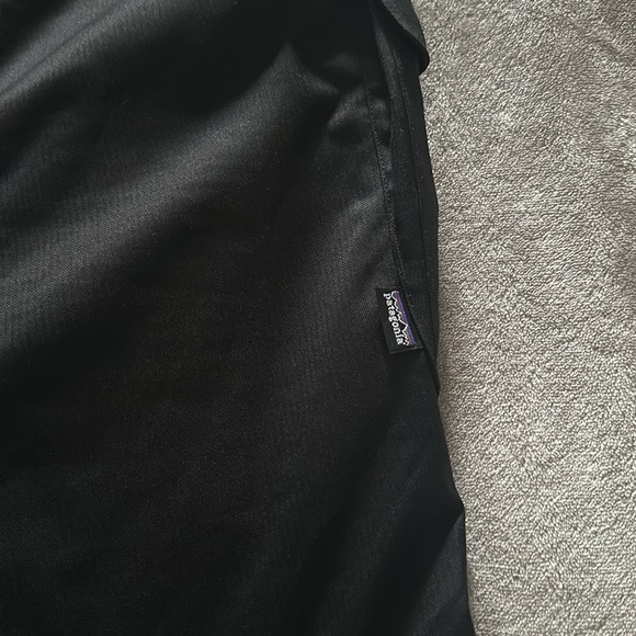 Patagonia ski pants. Worn 1x. No rips or defects. They fit 10/12 pant size. - Picture 6 of 6